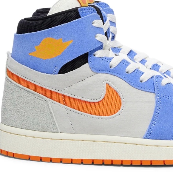 Nike Blue and White Sneakers with Classic Design - Picture 7 of 7